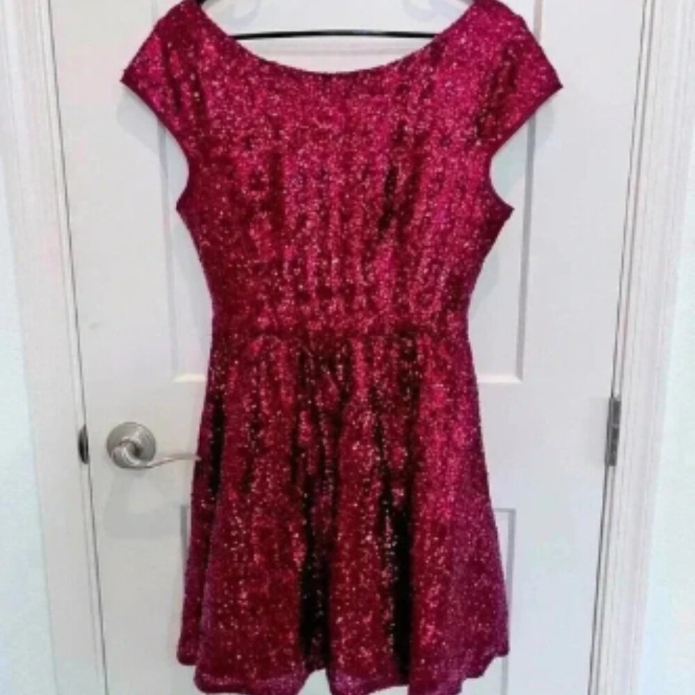 Berry Wine Red Prom HOCO Sequin Sparkly Short Dress Size 13/14 Deep V Backless